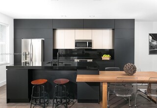 10727 NW 75th Ter in Doral, FL - Building Photo - Building Photo