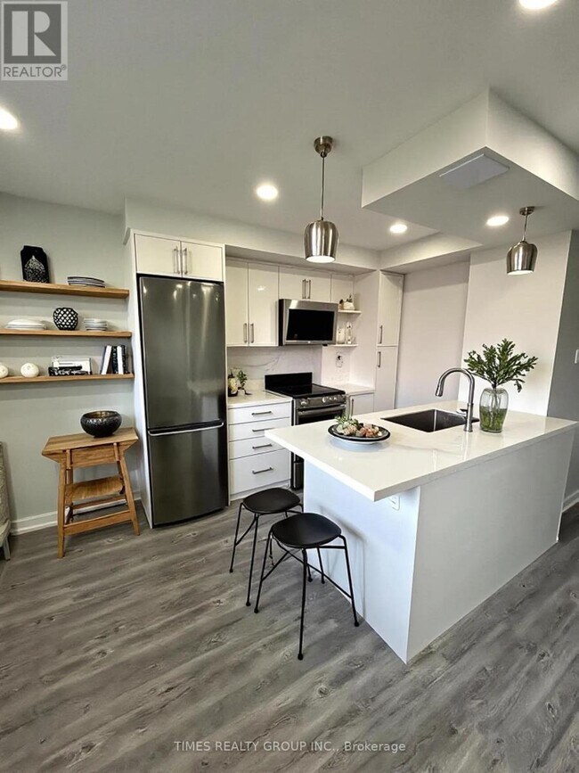 15 Walmer Rd in Toronto, ON - Building Photo - Building Photo