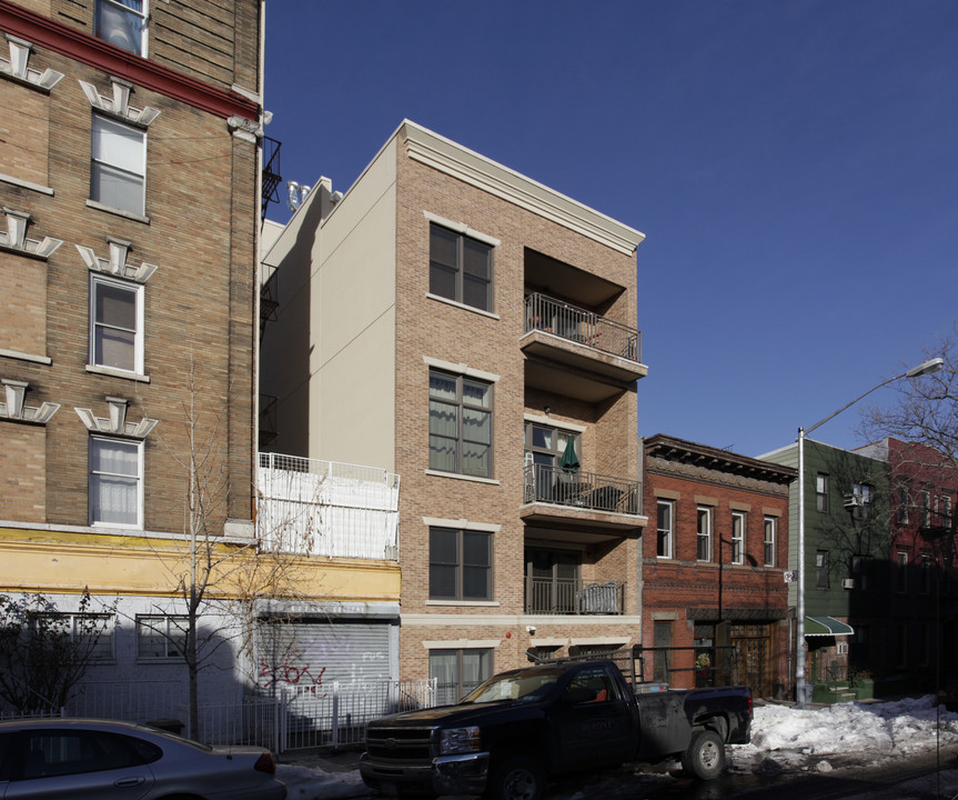 167 Java St in Brooklyn, NY - Building Photo