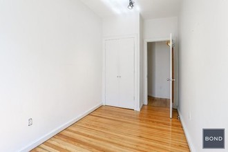 301 W 17th St-Unit -5DD in New York, NY - Building Photo - Building Photo