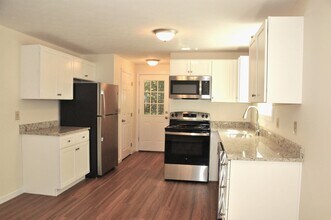 115 High Rock Rd in Weare, NH - Building Photo - Building Photo