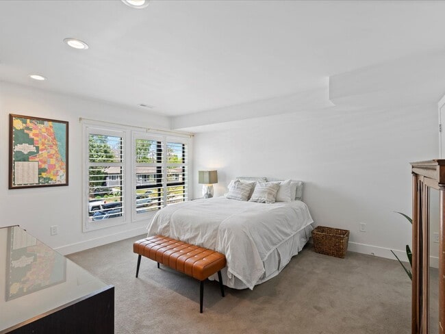 property at 4432 Umatilla St