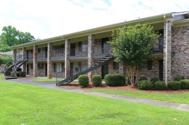 The Crescent at Lakeshore in Homewood, AL - Foto de edificio - Building Photo