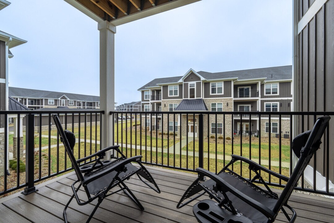 5861 Royal Ln-Unit -ID1058532P in Whitestown, IN - Building Photo