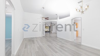 510 Heather Hill Blvd in Davenport, FL - Foto de edificio - Building Photo