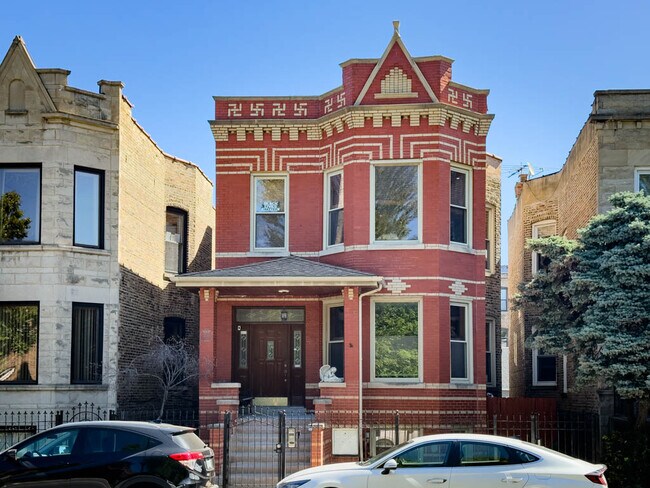 2713 N Kimball Ave, Unit G00C in Chicago, IL - Foto de edificio - Building Photo