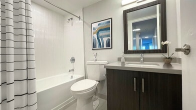 The Valleywoods in Mississauga, ON - Building Photo - Building Photo