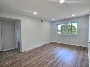 224 E Rimini Ct in Palatine, IL - Building Photo - Building Photo
