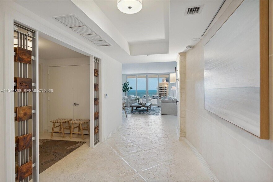 791 Crandon Blvd, Unit 1501 in Key Biscayne, FL - Foto de edificio