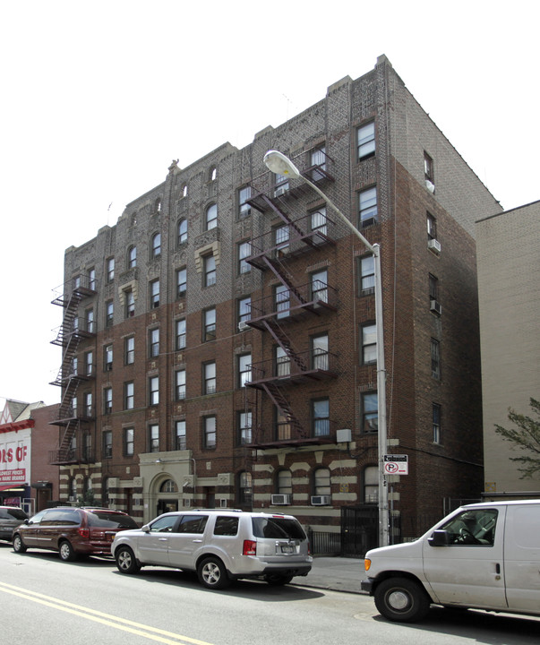 2114 Albemarle Rd in Brooklyn, NY - Building Photo