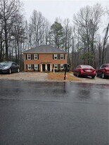 587 Jackson Park Ln NW in Suwanee, GA - Building Photo