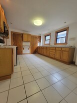 52 Mount Pleasant St, Unit 2 Apartamentos