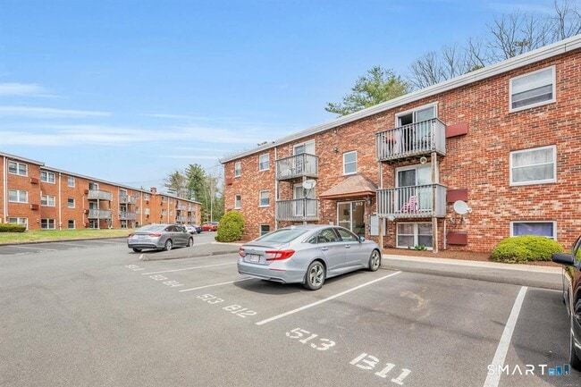 513 Emmett St in Bristol, CT - Building Photo - Building Photo