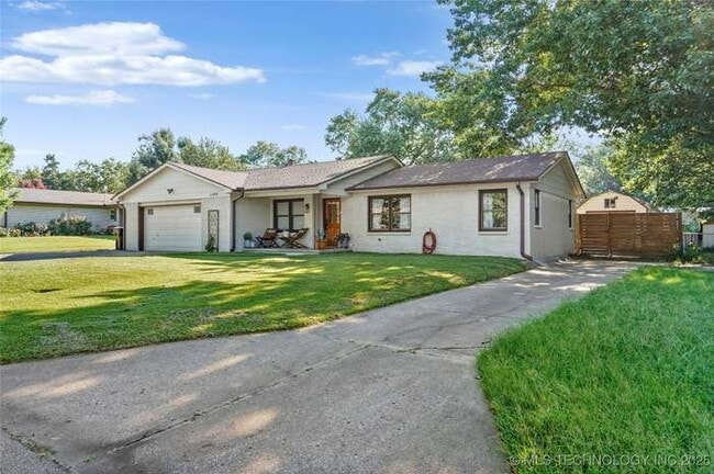 1709 S Date Ave in Broken Arrow, OK - Building Photo - Building Photo