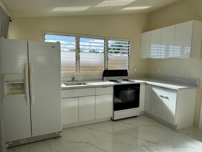 1676 Hoonipo St in Pearl City, HI - Building Photo - Building Photo