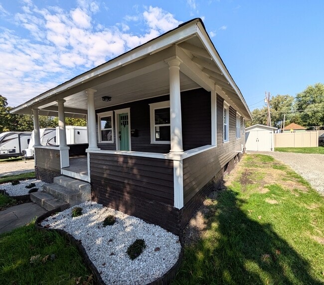 307 5th Ave E in Oskaloosa, IA - Building Photo - Building Photo