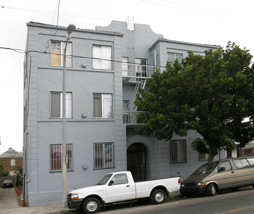 Alvarado Apartments in Los Angeles, CA - Foto de edificio