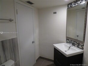 1601 NE 191st St in Miami, FL - Building Photo - Building Photo