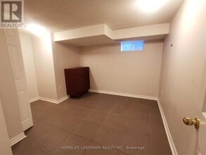 727 Hewson Dr in Pickering, ON - Building Photo - Building Photo