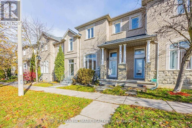 17 Oceanview St in Richmond Hill, ON - Building Photo - Building Photo