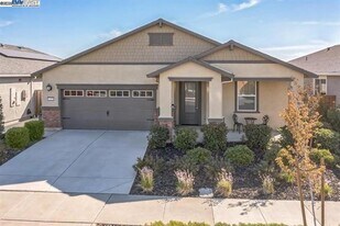 2242 Park Pl in Rio Vista, CA - Building Photo