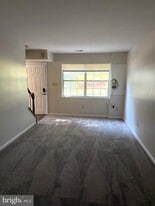 9668 Hagel Cir in Lorton, VA - Building Photo