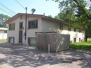 5900 2 1/2 St NE in Fridley, MN - Building Photo - Building Photo