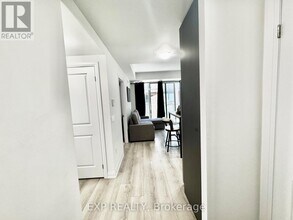 85-285 Attmar Dr in Brampton, ON - Building Photo - Building Photo