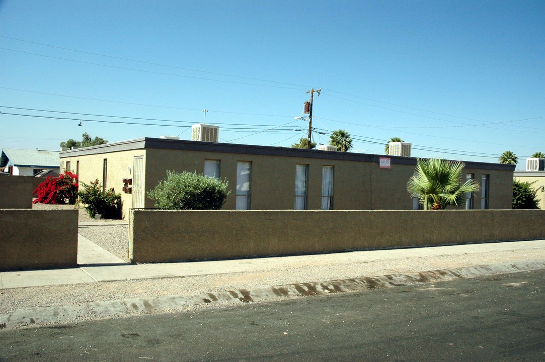 4033 E Moreland St in Phoenix, AZ - Building Photo