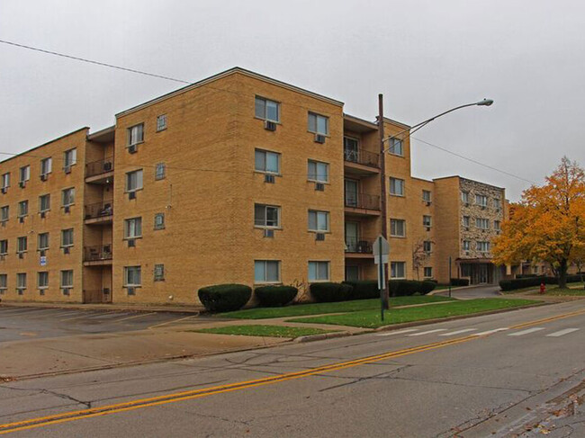 9301 Kenton Ave in Skokie, IL - Building Photo - Building Photo