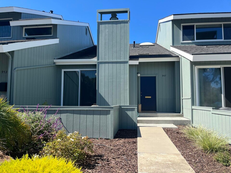 947 Vía Tornasol in Aptos, CA - Building Photo