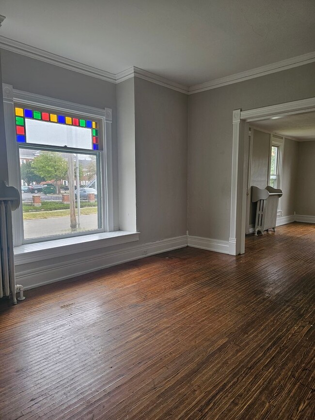 241 S Church St in Bowling Green, OH - Building Photo - Building Photo