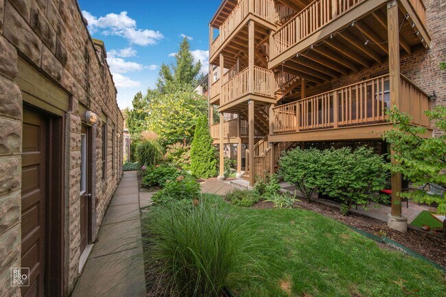 109 W Harrison St in Oak Park, IL - Building Photo - Building Photo