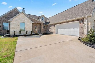 1000 Stone Hl in Mount Pleasant, TX - Foto de edificio - Building Photo