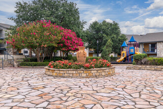 Diamond Ridge in San Antonio, TX - Building Photo - Building Photo