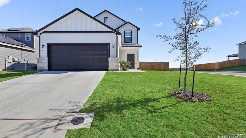 4202 Admirals Bnd, Unit 403 in Converse, TX - Building Photo