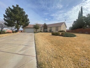 125 S Sky View Ct in Hurricane, UT - Building Photo - Building Photo