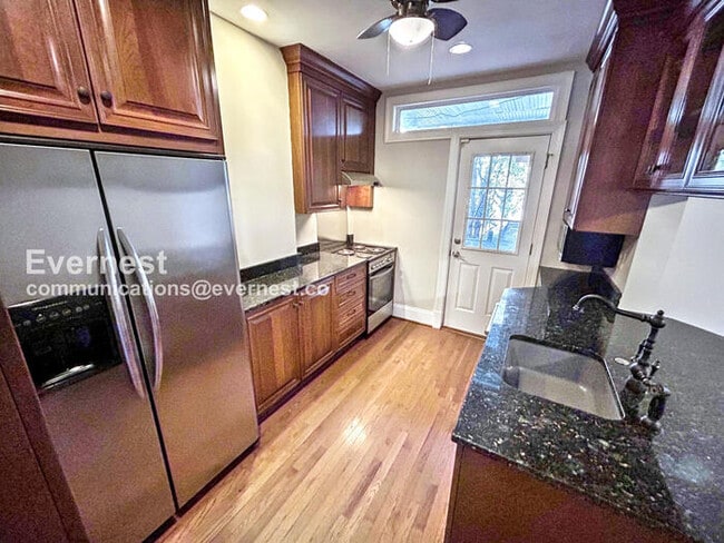 2708 W Grace St in Richmond, VA - Building Photo - Building Photo