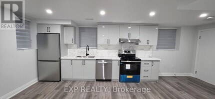 5 Broden Cres in Whitby, ON - Building Photo - Building Photo