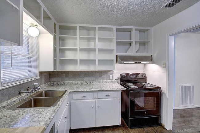746 Collingswood Dr in Corpus Christi, TX - Building Photo - Building Photo
