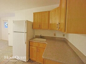 1259 Nanawale Way in Kailua, HI - Building Photo