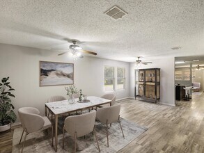 8212 Canoe Ridge Ln, Unit 4 in Denton, TX - Building Photo - Building Photo