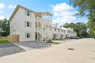 745 Carroll St, Unit 04-203 in Mandeville, LA - Building Photo