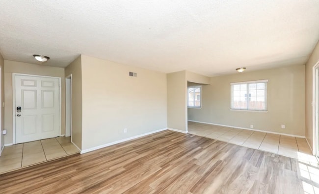 2815 St Elmo Dr in Rialto, CA - Building Photo - Building Photo