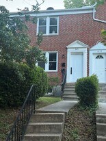 6121 Chinquapin Pkwy, Unit 1 in Baltimore, MD - Building Photo