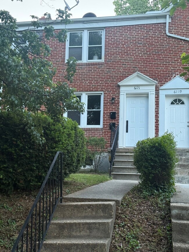 6121 Chinquapin Pkwy
