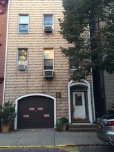 27 Newell St in Brooklyn, NY - Building Photo - Building Photo