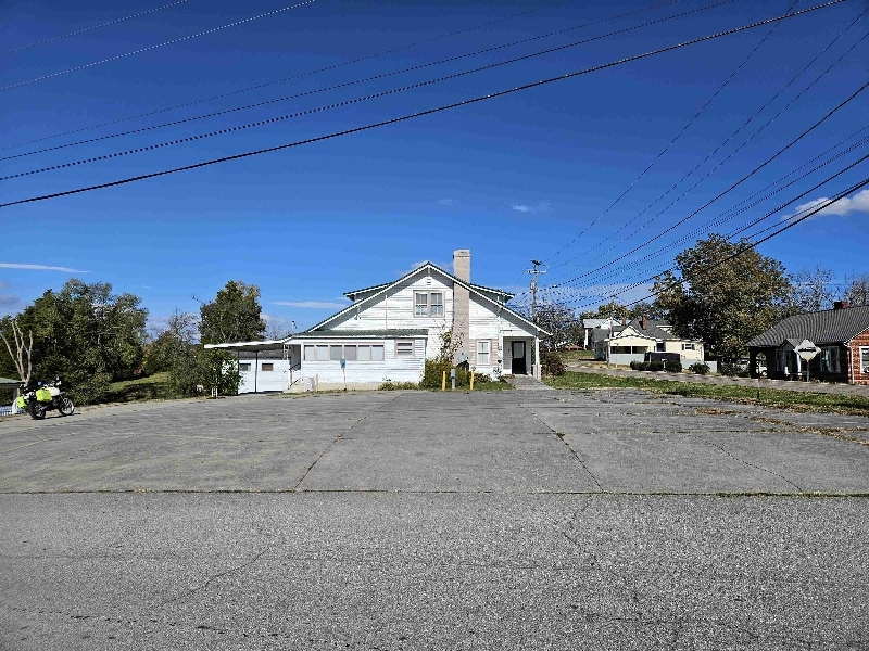 113 N Main St in Bulls Gap, TN - Building Photo