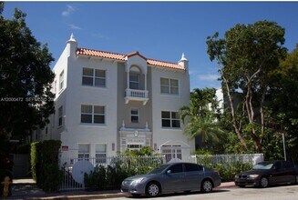 1542 Drexel Ave in Miami Beach, FL - Building Photo - Building Photo