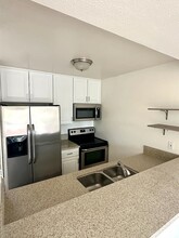 3259 Bramson Pl, Unit 208 in San Diego, CA - Building Photo - Building Photo